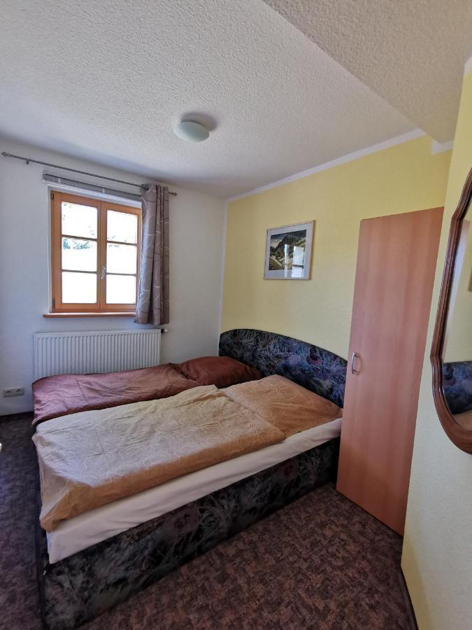Ferienwohnung "Am Saalehaken" Gossitz Eksteriør billede